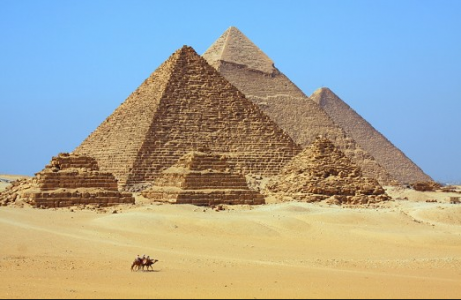 JAK SE STAVĚLY PYRAMIDY?