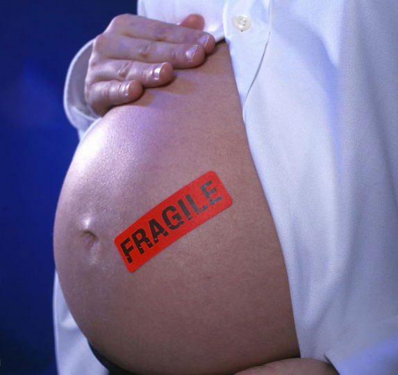 Výzkum ukazuje, že&nbsp;dokonce i&nbsp;„bezpečná“ úroveň BPA je pro nenarozené dítě škodlivá a&nbsp;přispívá k&nbsp;problémům s&nbsp;vývojem jeho mozku a&nbsp;pohlaví