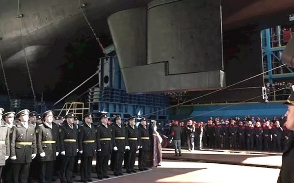 V&nbsp;Severodvinsku spustili na vodu za účasti Putina největší ponorku na světě, jaderného obra Belgorod