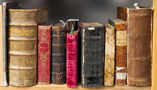 kniha-book-old