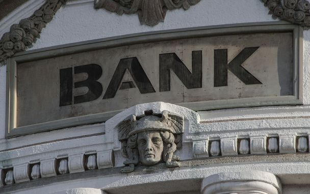 Setkání bankéřů ve státě Wyoming odhaluje, že&nbsp;centrální banky vyčerpaly své zdroje a&nbsp;již nemohou dále ovládat finanční systém