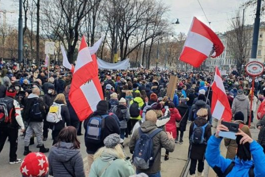 Rakousko povstává proti zdravotnické covid diktatuře