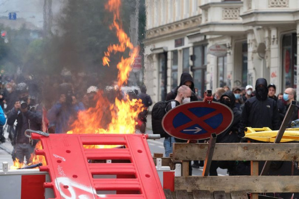 Po Trumpově slibu označit ANTIFu za domácí teroristy prudce vzrostl zájem o&nbsp;vstup do této organizace