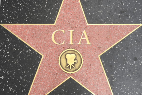 Po desetiletí Pentagon společně se CIA přepisovaly scénáře a&nbsp;cenzurovaly hollywoodské filmy. „Hollywood je plný agentů CIA,“ řekl Ben Affleck