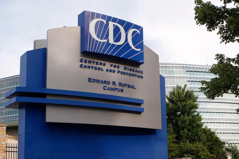 Úředníci CDC zadrženi a&nbsp;převezeni do GITMO kvůli spiknutí s&nbsp;ptačí chřipkou s&nbsp;cílem ovlivnit Trumpa