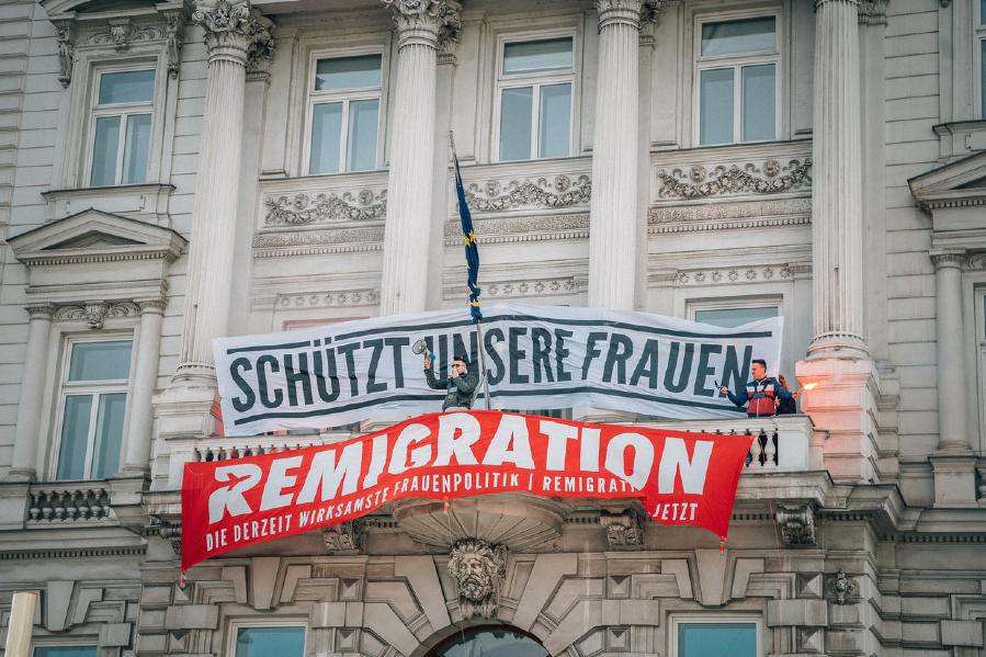 Migranti jděte domů: Tento muž věří ve svůj plán, jak vyřešit uprchlickou krizi v&nbsp;EU