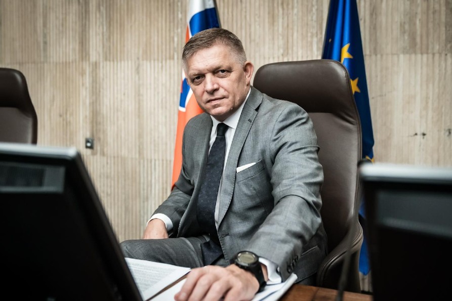 Tri správy predsedu vlády SR Roberta Fica z&nbsp;dnešného dňa