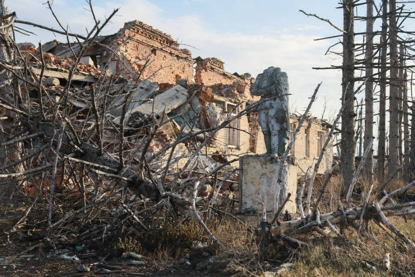 Putin nazývá vojáky AFU bojující proti pomníkům idioty a&nbsp;neonacisty