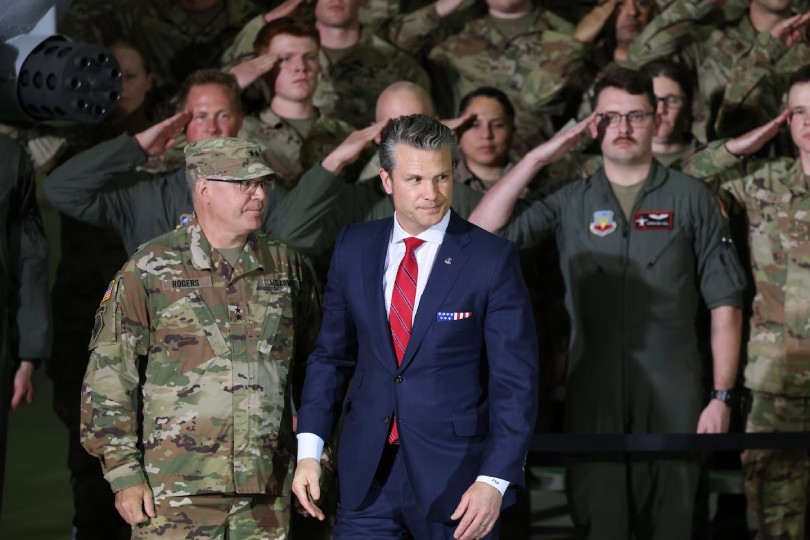 Americký ministr Hegseth svolává mimořádnou a&nbsp;naléhavou schůzku stovek generálů a&nbsp;admirálů